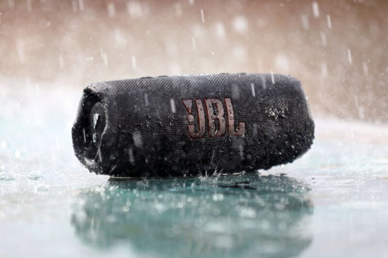 JBL - CHARGE5 Portable Waterproof Speaker w/ Powerbank - Black - Image 7