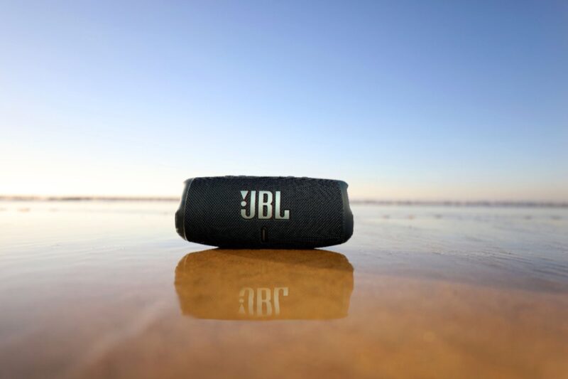 JBL - CHARGE5 Portable Waterproof Speaker w/ Powerbank - Black - Image 9