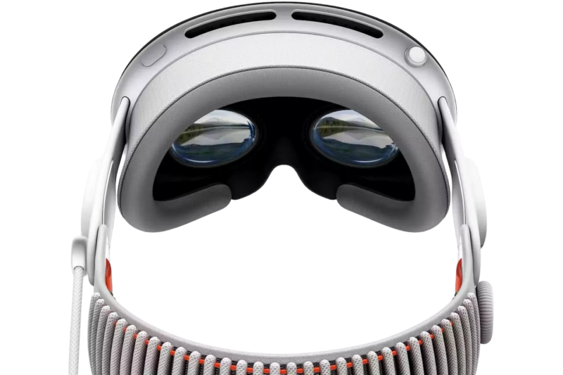 Apple Vision Pro 1TB, Solo Knit Band - M, Dual Loop Band - M, Light Seal - 21W - Image 6