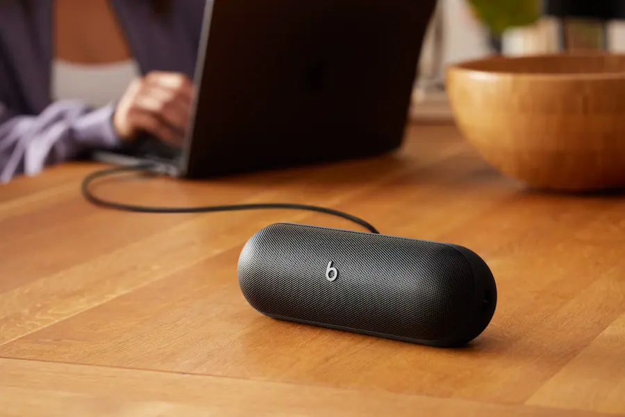 Beats - Pill Portable Wireless Bluetooth Speaker and Portable Charger - Matte Black MW443LL/A - Image 10