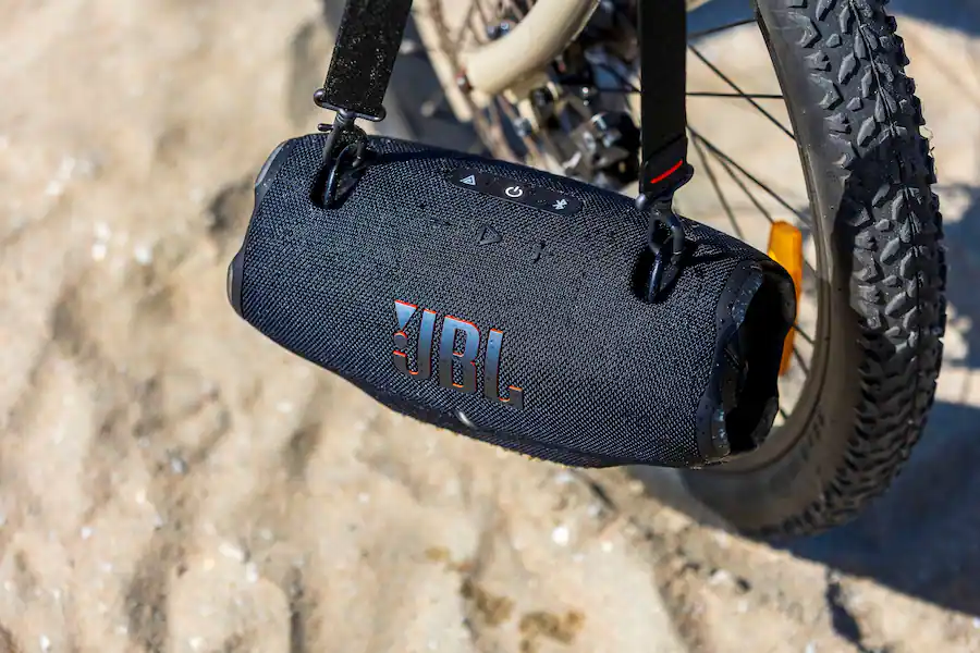 JBL - Xtreme 4 Portable Wireless Speaker - Black JBLXTREME4BLKAM - Image 10