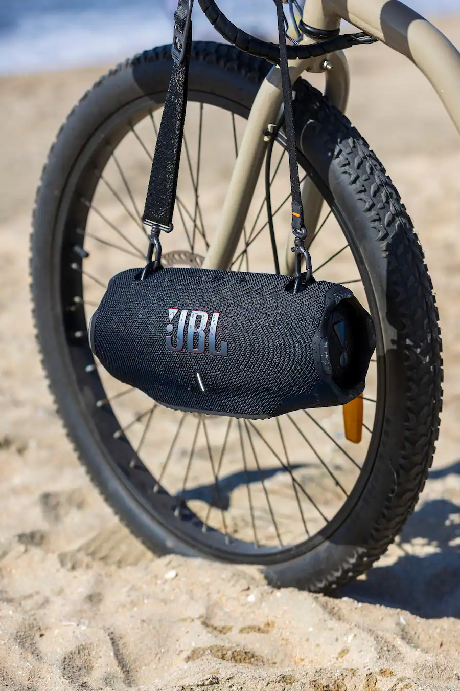 JBL - Xtreme 4 Portable Wireless Speaker - Black JBLXTREME4BLKAM - Image 12
